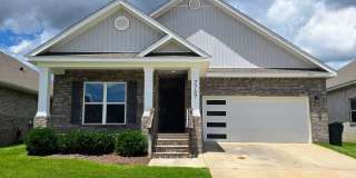 Beautiful 3BR/2BA in Gated Community with a Community Pool! Gallery 1