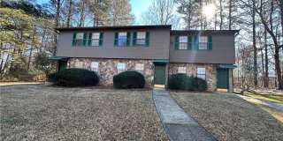 502 Oakwood Court Gallery 1