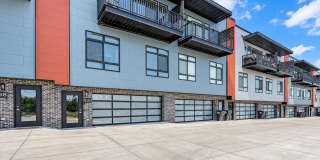 Luxury Living In Midtown - 3bed 2.5bath Townhome Gallery 1