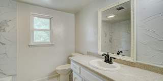 Spacious 4-Bedroom Home with Modern Amenities & Ideal Location Near Lake Hefner in OKC! Gallery 22