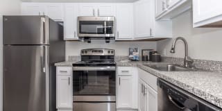 Oaks at Hampton Apartments Gallery 19