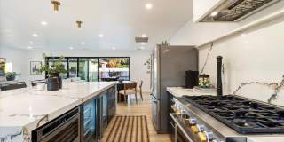 3827 E HAZELWOOD Street Gallery 12