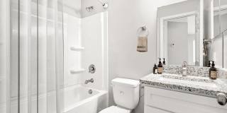 Affordable Housing - Paces Pointe Apartment Homes Gallery 2
