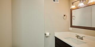7074 N RIDGE Boulevard Gallery 11