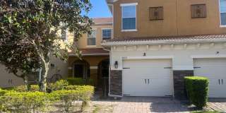 Beautiful 3BR/2.5BA Sanford Townhome with Screened Patio – Available July 10th! Gallery 1