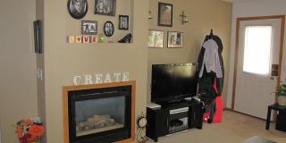 Convenient Location  *2Bed/1.5Bth plus Loft* Townhome in Apple Valley. Avail Sept. 1 Gallery 3