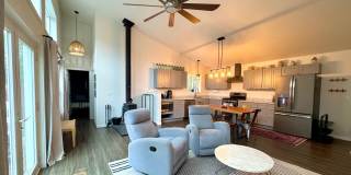 SEASONAL STERLING HOME! Gallery 1