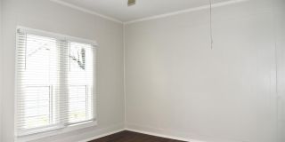 900 W Chestnut Street Gallery 12
