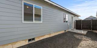 50% OFF!!! Modern 3 Bed/2 Bath Single-Level Home with Open Living - Redmond Gallery 24