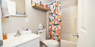 5 Bed/ 2 Bath on Fairview mins. from UC Campus Only $575/pp ($2,875/mo) + Free Wifi! AND a $250 sign on bonus!!! Gallery 24