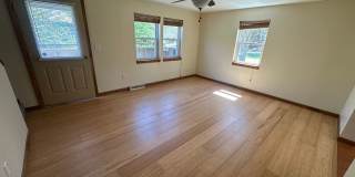 Charming 2BD/1BA Townhome in Burlington’s New North End Gallery 9