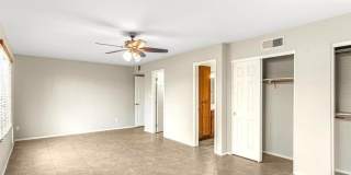 1702 E GAYLON Drive Gallery 13