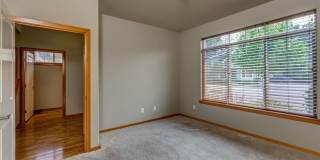 Park-Like Setting, 3+ Bedrooms, Great location - Kona Ct Gallery 13