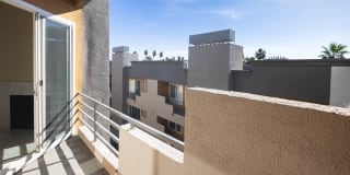 The Vantage Gallery 27