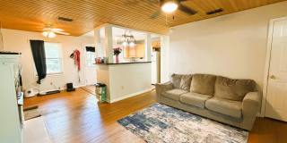 3/1 House w/ Huge Fenced Yard, Wood Floors,& Will Have New Paint! Walk to COLLEGETOWN/STADIUM! Avail August 8th for $1550/month! Gallery 4