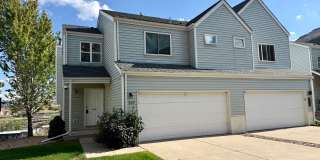 Charming Golden Home with Mountain Views - Don't Miss Out! Gallery 1