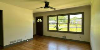 Updated 3 Bedroom House on the Eastside Gallery 6