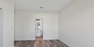 1530 Gilbert Ave S Gallery 20