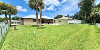 Available monthly Rental  2026 in heart of Sebastian Gallery 8