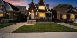 Charming 3BR Duplex in Detroit Gallery 1