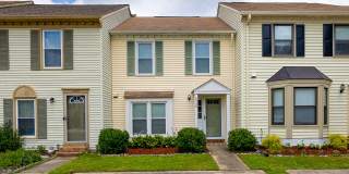 Charming 2 bedroom, 2.5 bathroom townhome in the desirable Kempsville Lake neighborhood of Virginia Beach! Gallery 1
