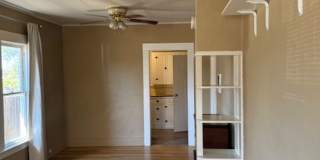 1114 W 8TH A&amp;B Gallery 4