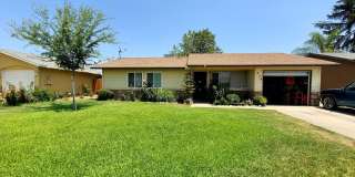 Charming 3 Bed / 2 Bath Dinuba Home with Garage – Only $1,675! Gallery 1
