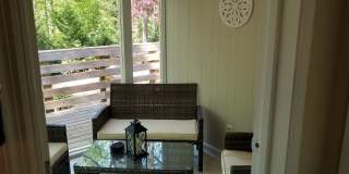 FURNISHED: Modern 6 Bdrm (7 beds) Home with BBQ, Foosball, HotTub & Private Pool - Close To Airport&Downtown Gallery 25