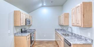 New Construction in Varenna Landing! Storm shelter and lawn care included! Gallery 12