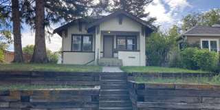 Three-Bedroom Craftsman Home with Garage Gallery 1