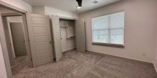 Large 3 Bed 2.5 Bath Duplex Includes Office Space (See Contact Info Below) Gallery 13