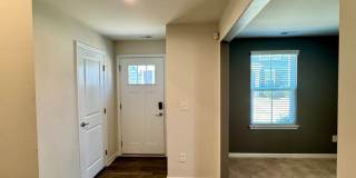 3BR/2.5BA End Unit Townhome Gallery 7