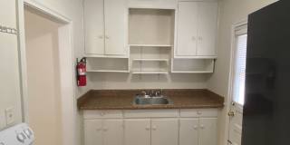 2-bedroom, 1 bath home available in Rosewood area! Gallery 5