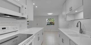808 SW 12th Ct Gallery 10