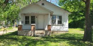 2 BEDROOM 1 BATHROOM HOUSE FOR RENT Gallery 1