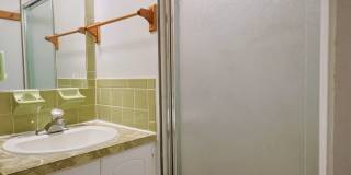 nice renovated 4 Bed 3 Bath Gallery 14