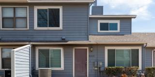 Beautiful 3 Bedroom, 2.5 Bath Condo in Canterbury! Gallery 1