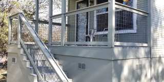 Cute duplex on large plot of land close to downtown Gallery 9