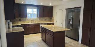 Spacious 4-Bedroom Home with Pool Gallery 7