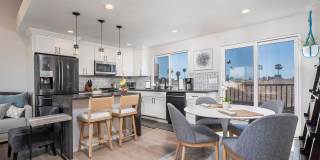 Beautiful 3 bed 2.5 baths "fully furnished" townhouse in the charming neighborhood of University Heights. Gallery 20