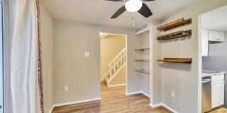 Updated 3+2.5 End Unit w/ 2 PARKING SPACES Gallery 5