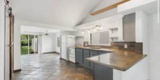 3 Bedroom | 1 Bathroom | 1 Car Detached Garage | Pets Welcome! 3 Bedroom | 1 Bathroom | 1 Car Detached Garage | Pets Welcome! Gallery 7