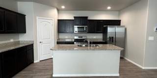 Recently REDUCED!  Beautiful 5 Bedroom Home in Desert Ridge Gallery 5