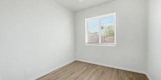2045 E ORANGE ST Gallery 24