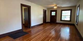 1413 Center St. Gallery 5