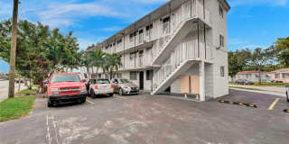 14190 W Dixie Hwy 14190 W Dixie Hwy Gallery 1