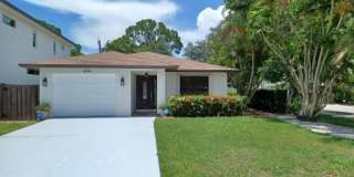Enjoy Your Vacation in This Single Family Pet Friendly Home NO HOA ** WEEKLY AND MONTHLY RENTAL ** SEASONAL ** Gallery 15