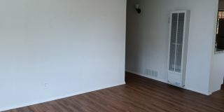 3 Bedroom, 1 Bathroom Home! Schedule a Showing Soon! Gallery 8