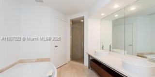 16275 Collins Avenue Gallery 9