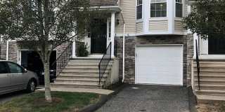 Charming 2BR Condo in Danbury Gallery 1